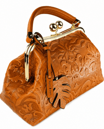 Bolso de piel con grabados florales y cierre de boquilla